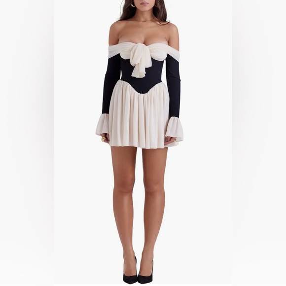 House of CB Alana Strapless Long Sleeve Minidress – Black & Cream – Size L+ (XL) - Picture 1 of 15